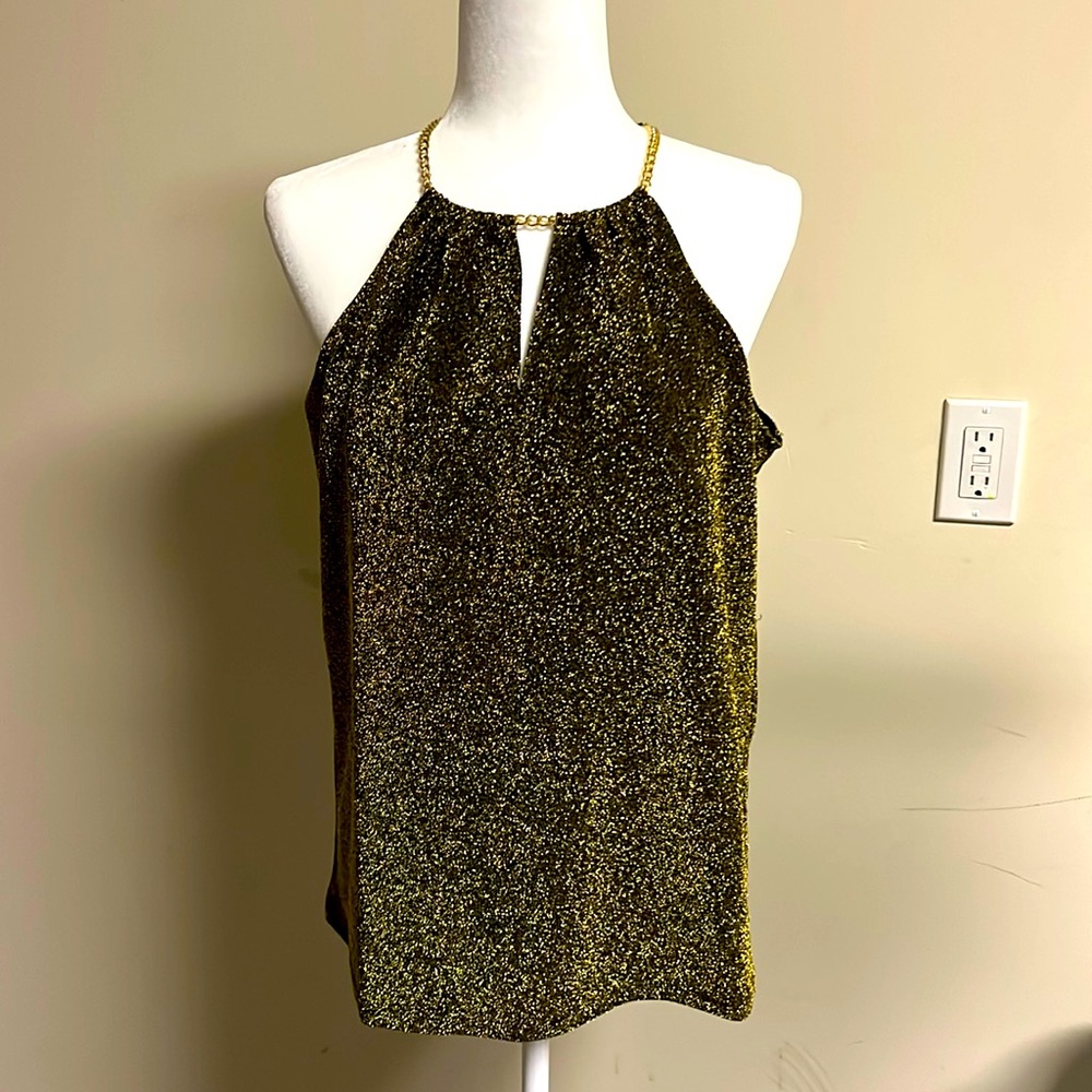 Gold Top: Haltered shoulder look